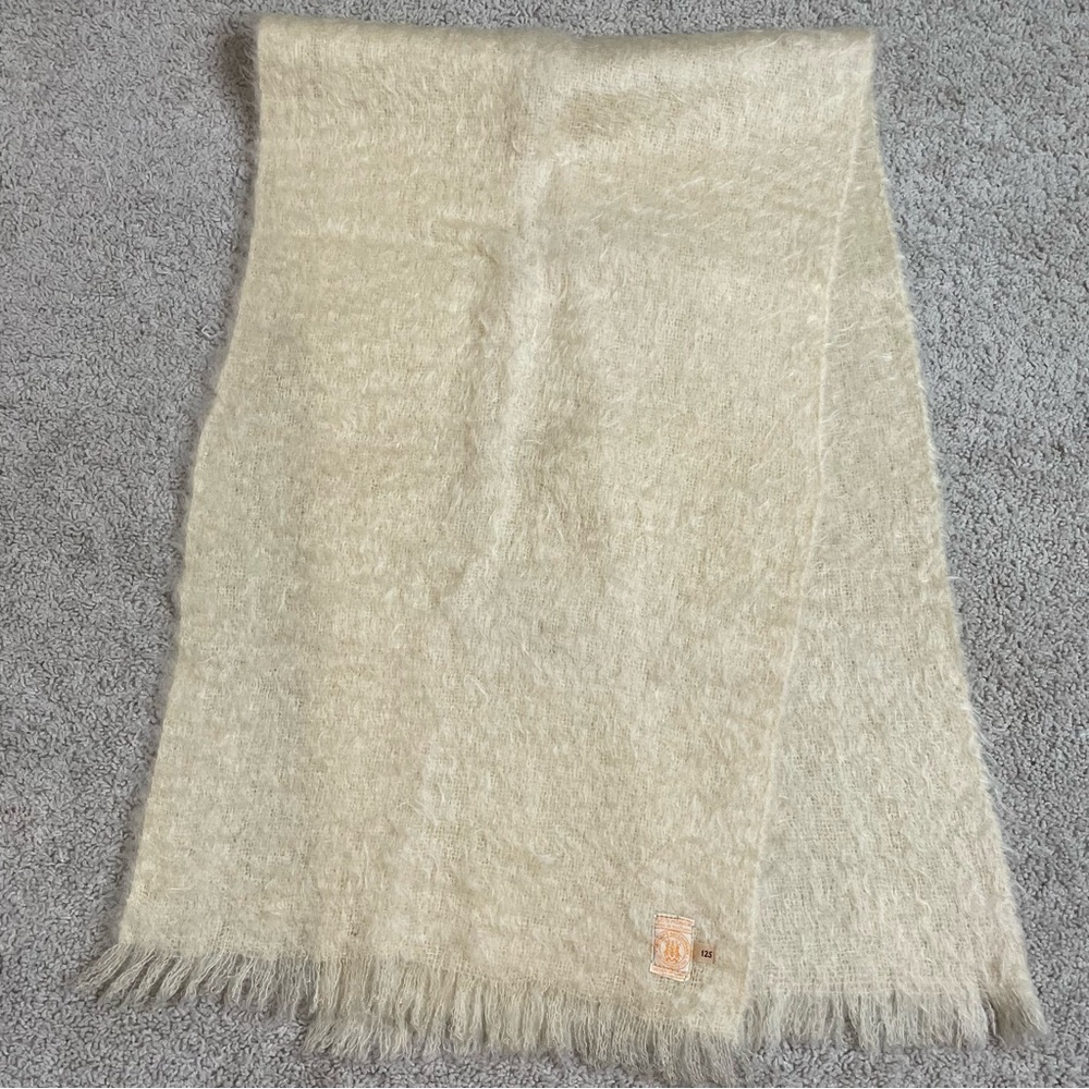 Vintage HUDSON'S BAY COMPANY Ivory 100% MOHAIR Wrap SCARF  125